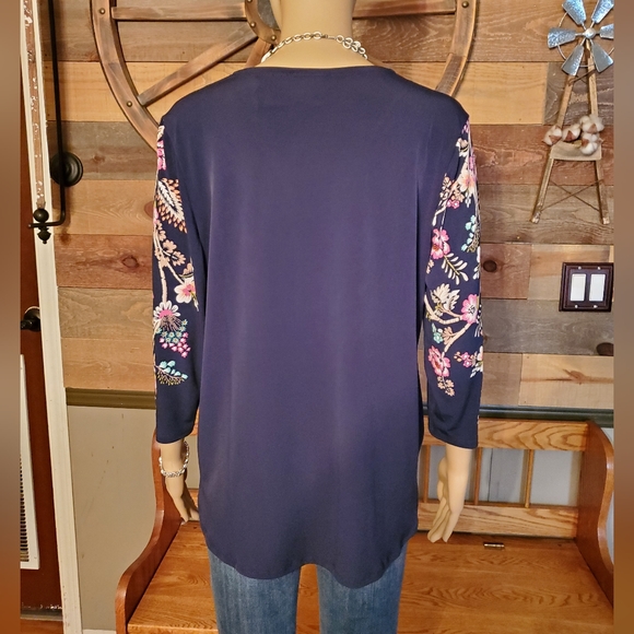 JM Collection Navy Floral Studded Tunic Top - Picture 6 of 11